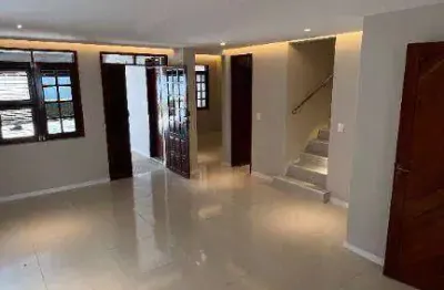 Casa com 5 dormitórios à venda, 215 m² por R$ 630.000 - Sapiranga - Fortaleza/CE