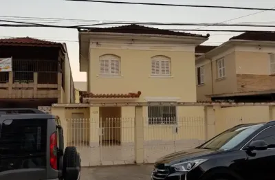 Sobrado Espaçoso no Melhor do Campo Grande – Ideal para Família!