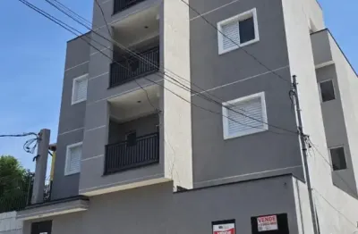 Apartamento muito bem localizado com acabamento completo piso em porcelanato quintalzinho podendo ser feito uma area para churrasqueira, os espaços são muito bem distribuidos, corre e agende sua visit