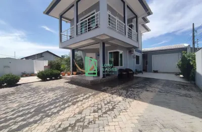 Casa à venda localizada no gravatá, navegantes - sc, a 960 metros da praia.