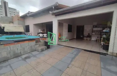 Casa à venda localizada no gravatá, navegantes -sc a apenas 160 metros da praia.