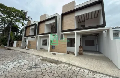 Sobrado à venda, com 03 dormitórios, praia de armação do itapocorói, penha - sc