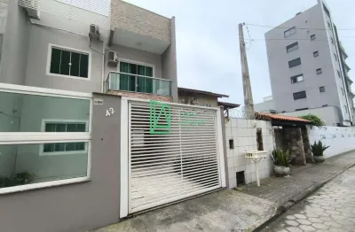 Sobrado com 4 dormitórios a 60 metros do mar à venda, centro, navegantes - sc