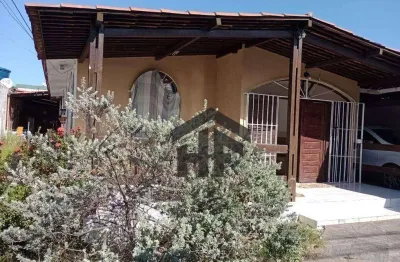 Casa à venda, com 3 quartos sendo 2 suites, com edícula, localizada no janga, paulista - pe.