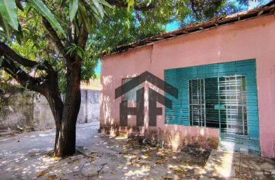 Casa de 100m² construida, no terreno de 200m² , localizada em boa viagem, recife - pernambuco.