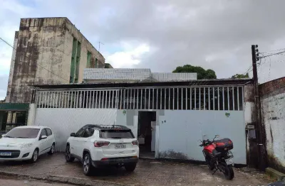 Casa de 350m² à venda, com 3 quartos (1 suíte), localizada no zumbi, recife - pernambuco.