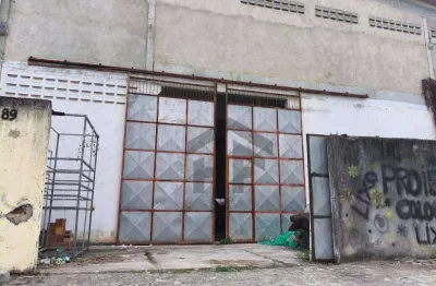 Galpão Comercial de 700m² com 2 pavimentos para alugar, localizado em Areias, Recife - Pernambuco.