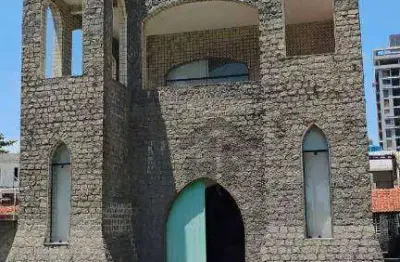 Casa com estrutura de castelo, 540m², à venda com 4 quartos (2 suítes), localizado em Bairro Novo, Olinda - Pernambuco.