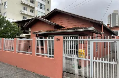 Casa com 3 quartos à venda na rua duque de caxias, 100, vila operária, itajaí por r$ 1.600.000