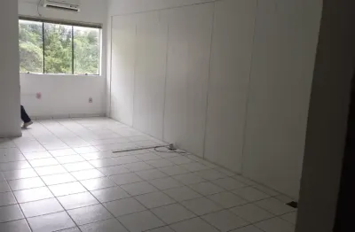 Sala comercial com 1 sala para alugar na Rua Santa Catarina, 634, Floresta, Joinville