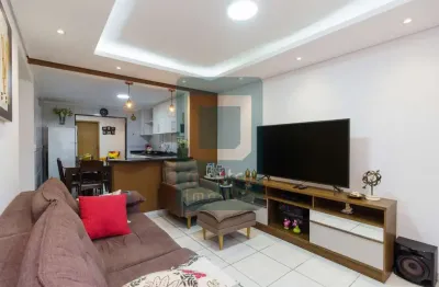 Sobrado com 220m² privativos 6 quartos e 2 vagas no campo comprido