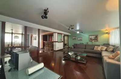 Apartamento mobiliado com 275m² privativos 4 suítes e 3 vagas no batel