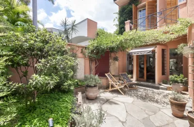 Casa para venda em Moema com 4 quartos, sendo 3 suítes , 300m² 4 vagas