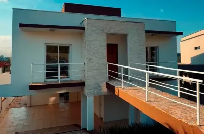 Casa em condomínio com 3 suítes, vista panorâmica – Venda ou Aluguel – Arujá Hills III – Arujá/SP