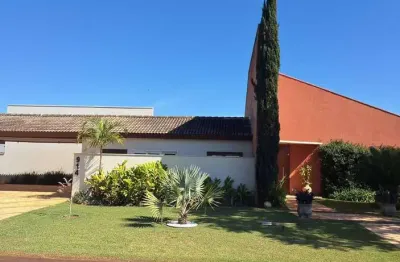 Casa térrea 4 suítes, closet, piscina, gourmet, churrasqueira, forno pizza