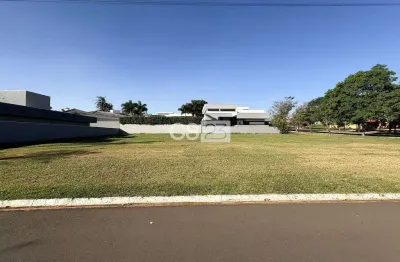 Terreno de esquina à venda, na Avenida principal do Condomínio Villaggio do Engenho – Cambé/PR