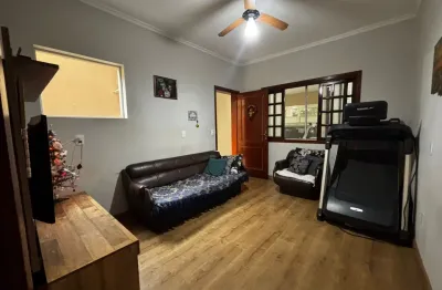 Casa/Sobrado com 4 quartos sendo 1 suíte a venda no Parque das Árvores em Araras/SP