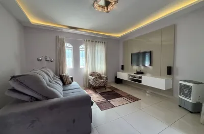 Casa pronta pra morar à venda no Jd. Luiza Maria com 3 quartos sendo 1 suíte