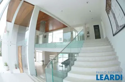 Casa em condomínio fechado com 6 quartos à venda na Alameda Kioto, Tamboré, Santana de Parnaíba