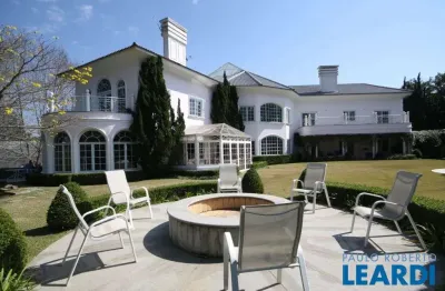 Casa em condomínio fechado com 5 quartos à venda na Alameda Rouxinol, Aldeia da Serra, Barueri