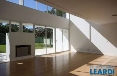 Casa em condomínio fechado com 4 quartos à venda na Alameda Juriti, Alphaville, Santana de Parnaíba