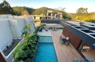 Casa em condomínio fechado com 4 quartos à venda na Rua Toulon, Tamboré, Santana de Parnaíba