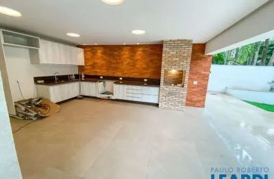 Casa em condomínio fechado com 5 quartos à venda na Alameda Brasil, Alphaville, Barueri