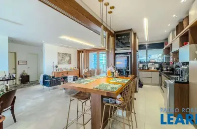 Apartamento com 3 quartos à venda na Avenida Cauaxi, Alphaville, Barueri