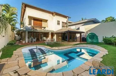 Casa em condomínio fechado com 4 quartos à venda na Alameda Berlim, Alphaville, Barueri