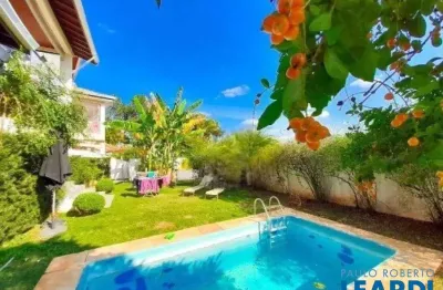 Casa em condomínio fechado com 4 quartos à venda na Alameda Nhambiquaras, Alphaville, Santana de Parnaíba