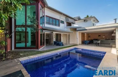 Casa em condomínio fechado com 4 quartos à venda na Alameda dos Girassóis, Alphaville, Santana de Parnaíba