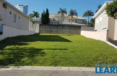 Terreno à venda na Alameda Salamanca, Alphaville, Barueri