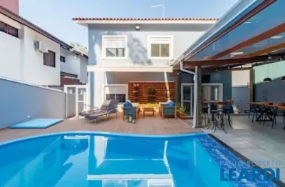 Casa em condomínio fechado com 3 quartos à venda na Alameda Peruíbe, Alphaville, Santana de Parnaíba