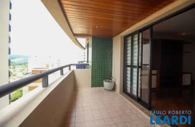 Apartamento com 3 quartos para alugar na Alameda Mamoré, Alphaville, Barueri