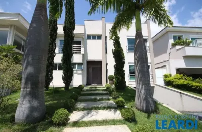 Casa em condomínio fechado com 4 quartos para alugar na Alameda Lambrusco, Tamboré, Barueri