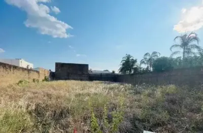 Terreno à venda na Rua das Rosas, Jardim Cuiabá, Cuiabá