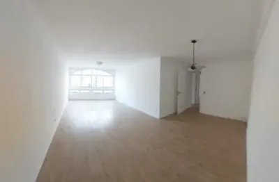Excelente apartamento amplo com armários modulados, no coração do Jardim Europa.