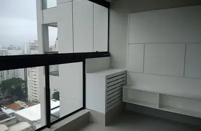Jardim Paulista | Apartamento 32m², varanda, vaga e pronto para morar