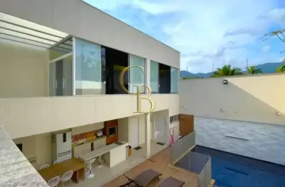 Casa em Condomínio à Venda em Vargem Grande | 4 Quartos | 300m²