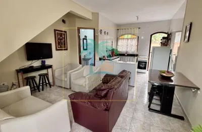 Sobradinho dos Sonhos no Perequê Mirim! 2 Dormitórios, Quintal Privativo. Em rua Asfaltada por apenas $420 Mil!