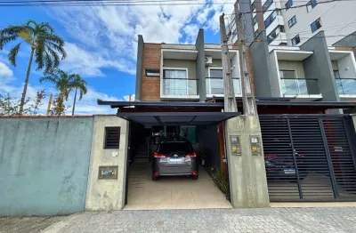 Sobrado Geminado com 2 suítes à venda no bairro Santo Antonio em Joinville, por R$ 475.000.00.