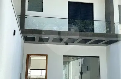 Maravilhoso sobrado recém construído na Vila Pedra Branca São 108m de área total 3 quartos, sendo 1 com sacada e suíte 3 banheiros sala cozinha lavanderia garagem para até 2 carros