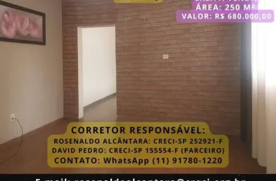 Casa Usada para Venda em Santana de Parnaíba, Vila Marly, 4 dormitórios, 4 banheiros, 1 vaga