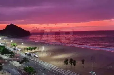 Cobertura à venda na Atlântica, 4 suítes, 357m2, 1 vaga, Vistão para o Mar.