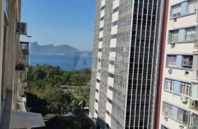 Apartamento à venda no Flamengo, 53m2, quarto e sala. R Almirante Tamandaré