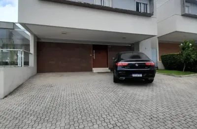 Sobrado de Alto Padrão em Condomínio Fechado – Bolsão de Interlagos