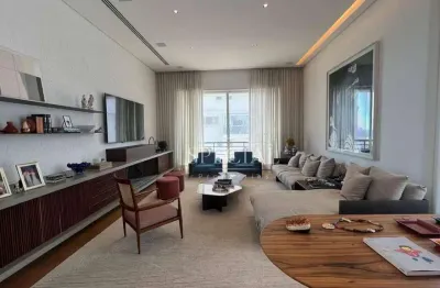 539 m², 4 suítes, 5 vagas – Cobertura duplex com vista panorâmica no Itaim Bibi