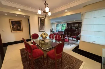 Moema | 230 m², um apartamento por andar, luz natural e localização privilegiada