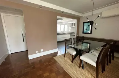 Apartamento mobiliado de 87m², com 2 suítes, totalmente reformado em moema pássaros.