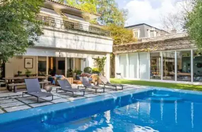 Casa totalmente reformada altissimo padrão no miolo do jardim america.